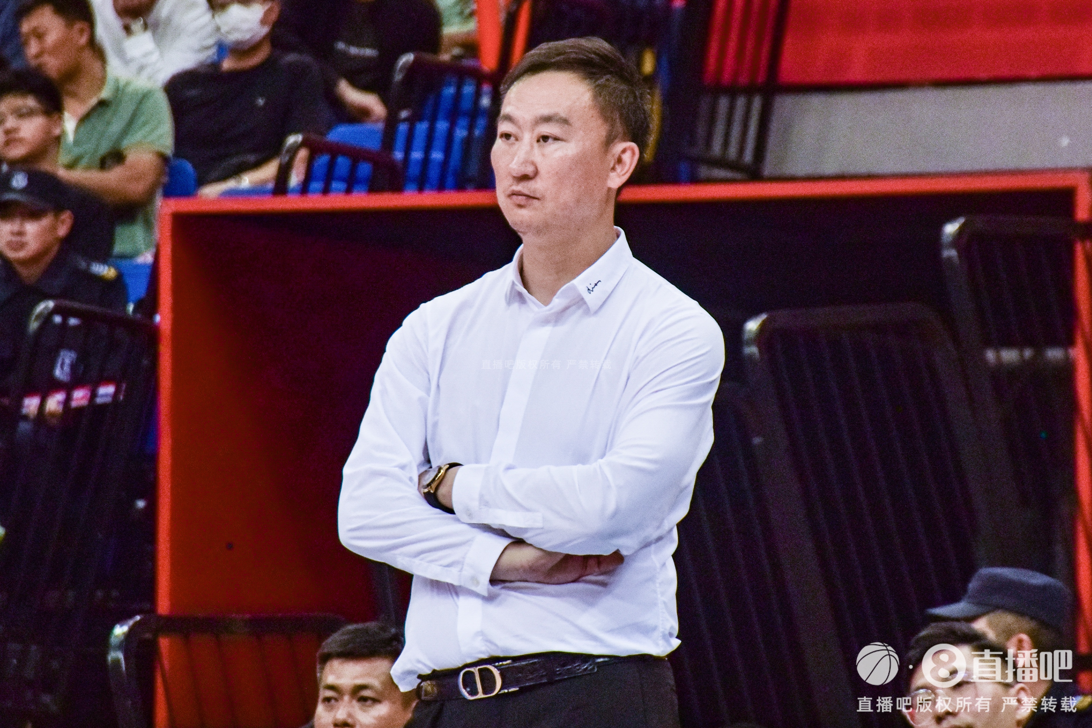 开云足篮直播-刘维伟：引进泰肖恩·克劳福德对队伍的轮转有帮助 他还在磨合中